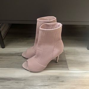 *BRAND NEW MAUVE OPEN TOE ANKLE BOOTIES